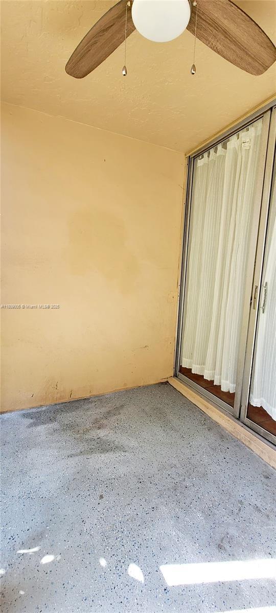 Building Photo - 9410 Live Oak Pl