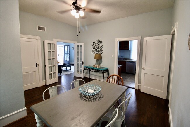 Building Photo - 901 Broadway Avenue J