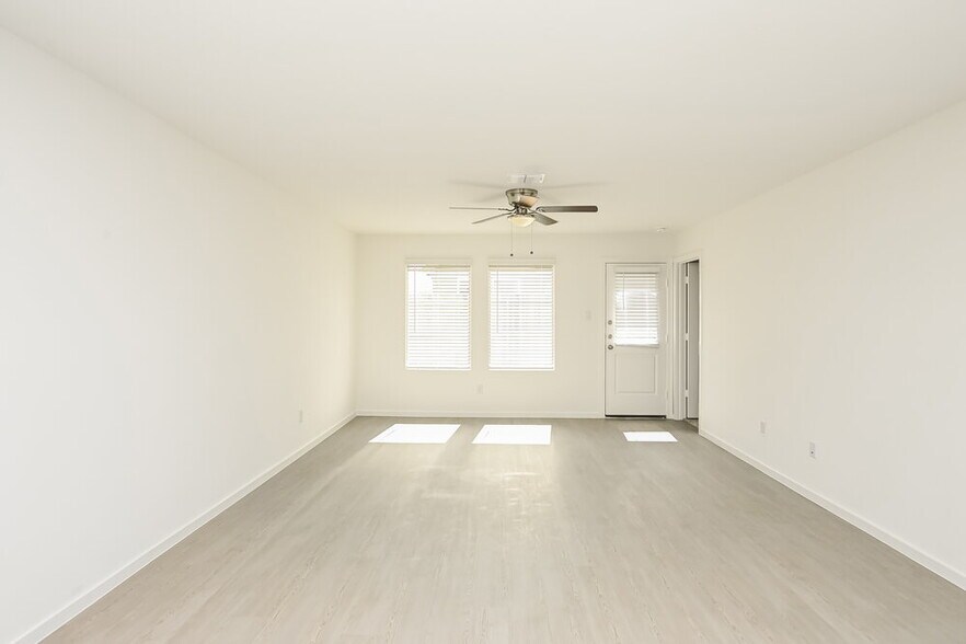 Building Photo - 1644 Limpkin Dr