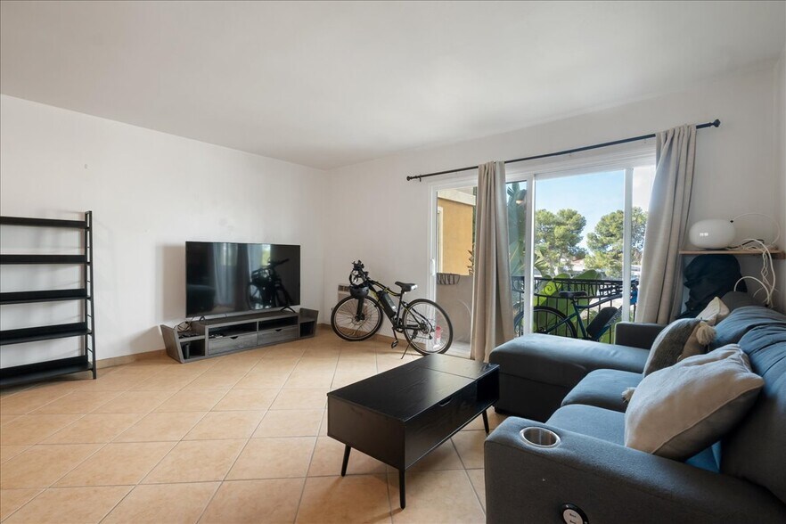 Building Photo - 7555 Linda Vista Rd