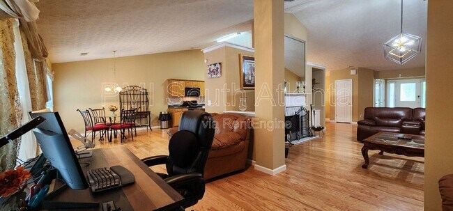 Building Photo - 4284 Cedar Lake Cove