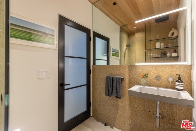 Building Photo - 746 Marco Pl