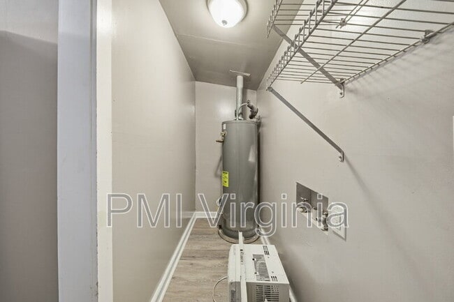 Building Photo - 2213 Maltby Ave