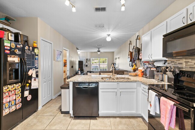 Building Photo - 337 Wilton Cir
