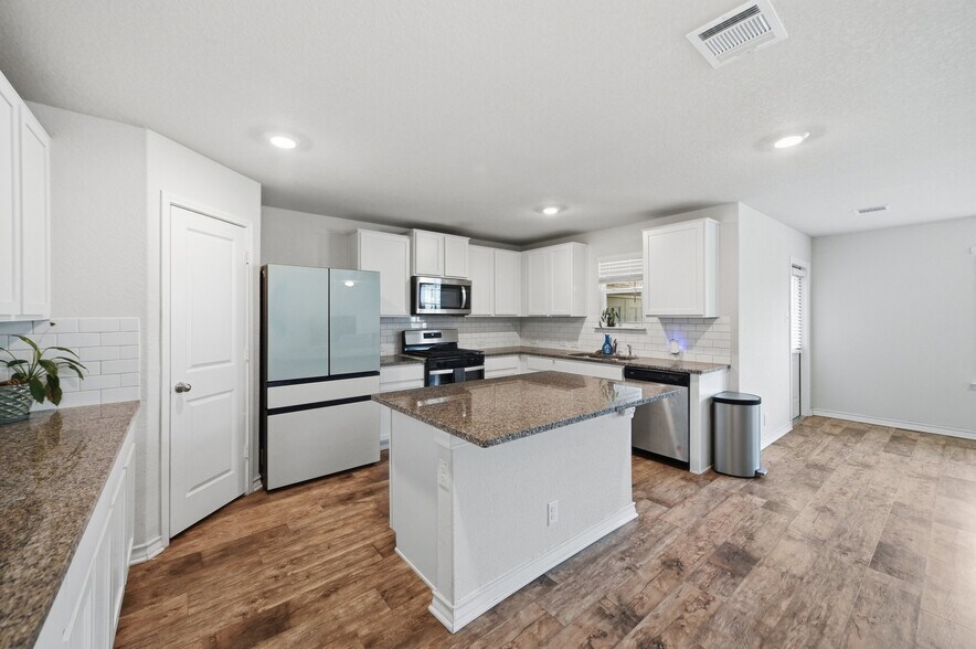 Building Photo - 13106 Minuet Sway