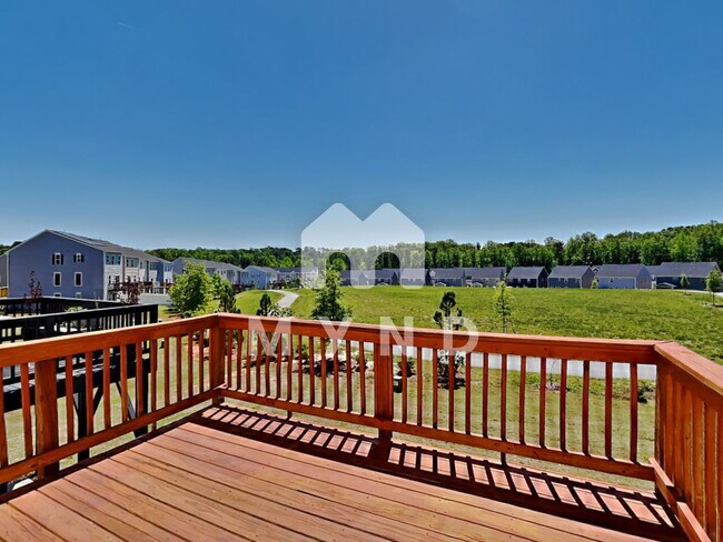 Building Photo - 176 Misty Pike Dr