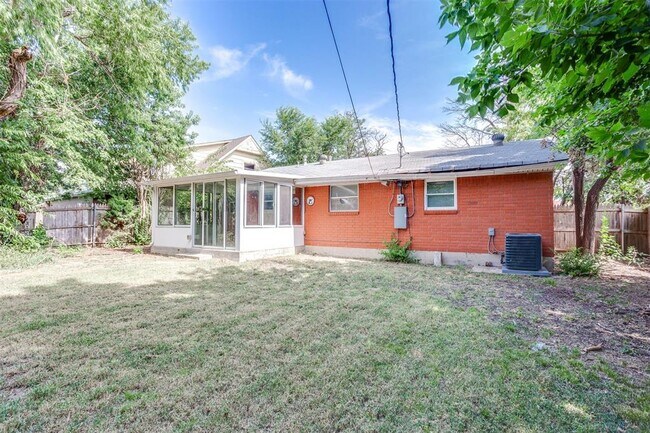 Building Photo - 2908 SW 62nd St