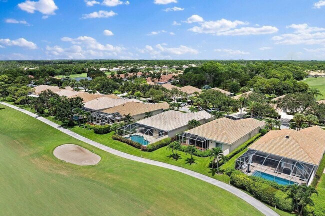 Building Photo - 8485 SE Palm Hammock Ln