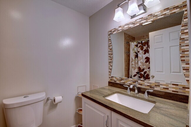 Building Photo - 28 Dutton Pl Way