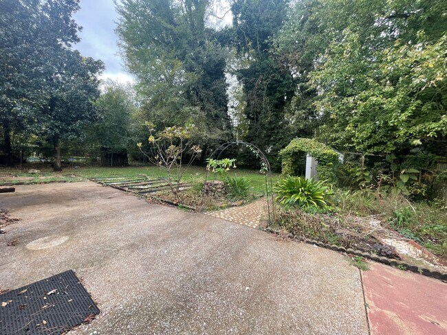 Building Photo - 3614 SW Cerro Vista St