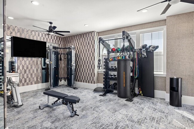 Building Photo - 283 Ferretti St