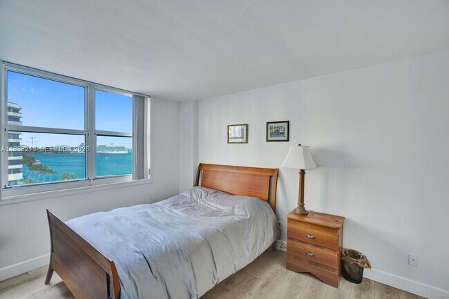 Building Photo - 770 Claughton Island Dr