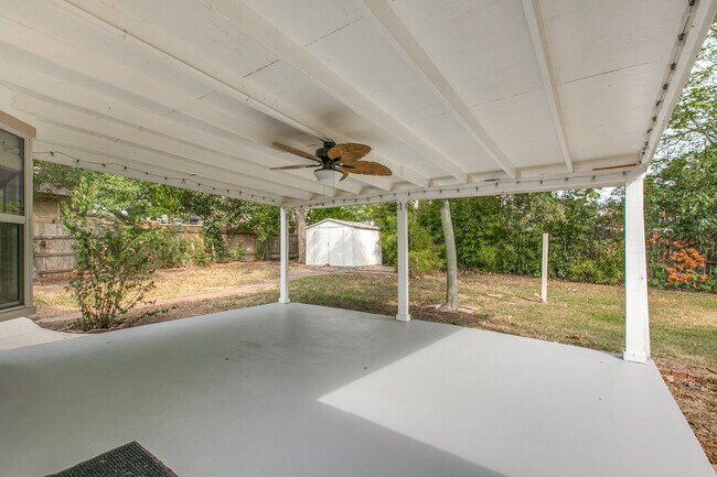 Building Photo - 5019 Northfield Dr