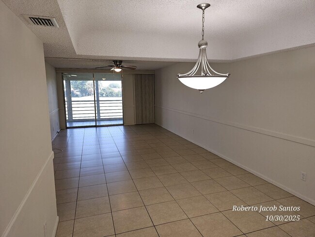 Building Photo - 23305 Barwood Ln N