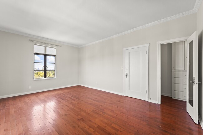 Building Photo - 1314 Hayworth Ave