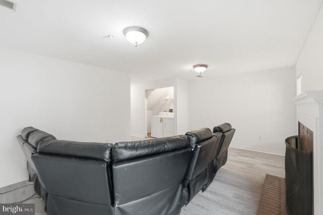 Building Photo - 10606 Fitzgibbon Ct