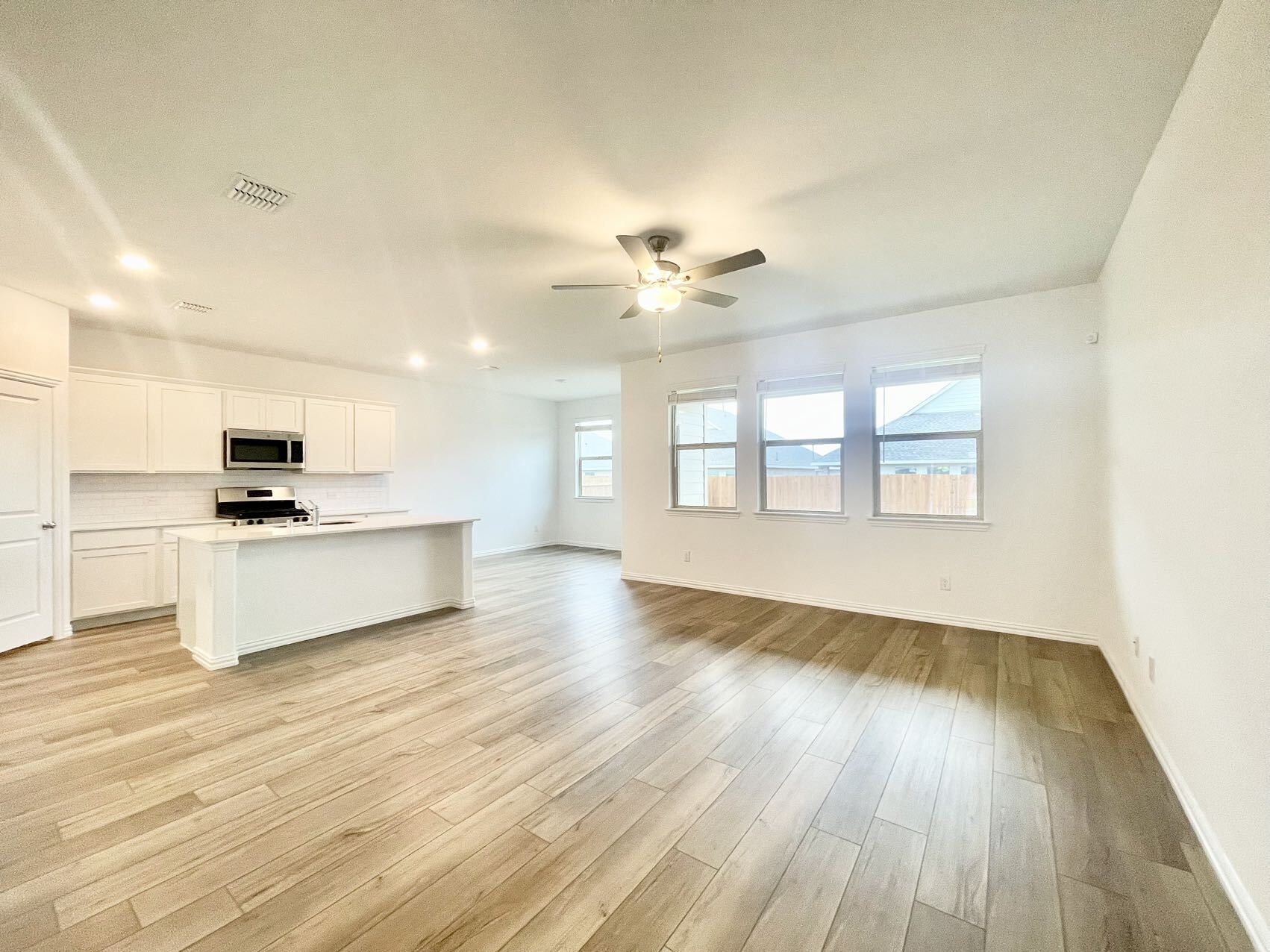 Building Photo - 1217 Sassafras Dr