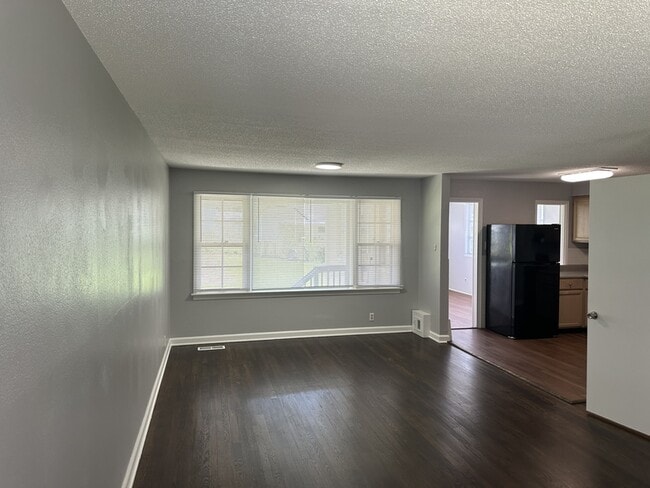 Building Photo - 10110 Tappan Dr
