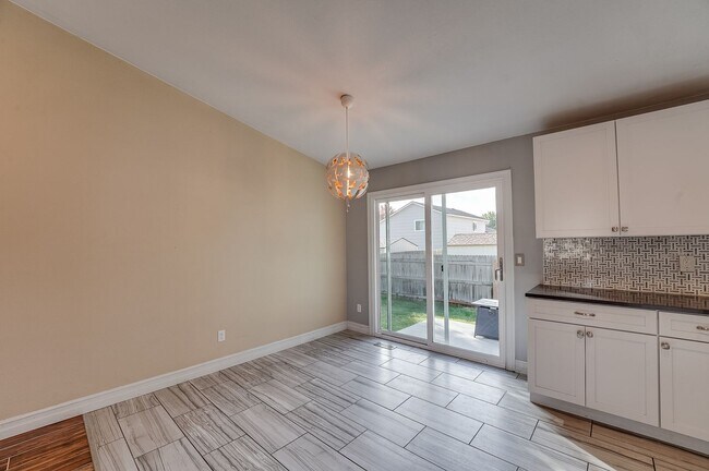 Building Photo - Cute 3 Bedroom 2 Bathroom Home