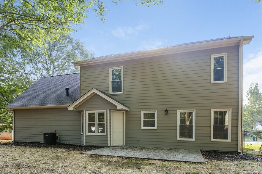 Building Photo - 483 Rhett Dr