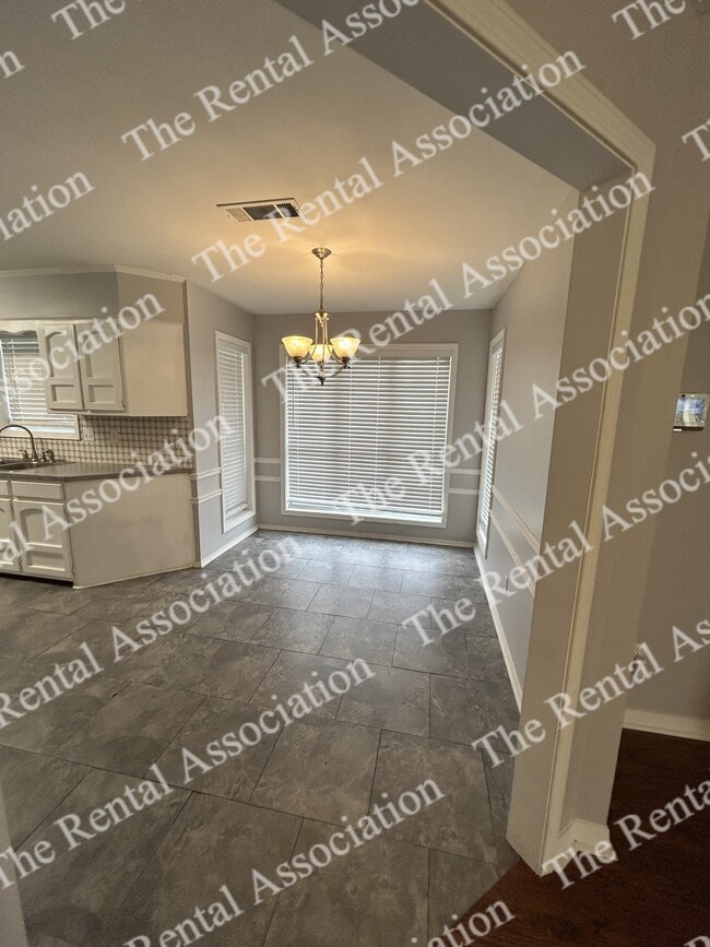 Building Photo - 103 Liner Dr