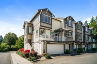 Building Photo - Charming Townhome Condo 3 Bedrooms / 2.5 B...