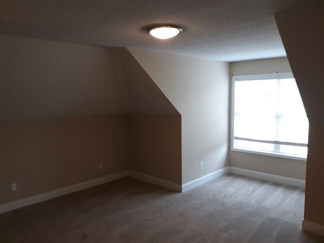 Building Photo - Lovely Brick Home Close to Shaw Air Force ...