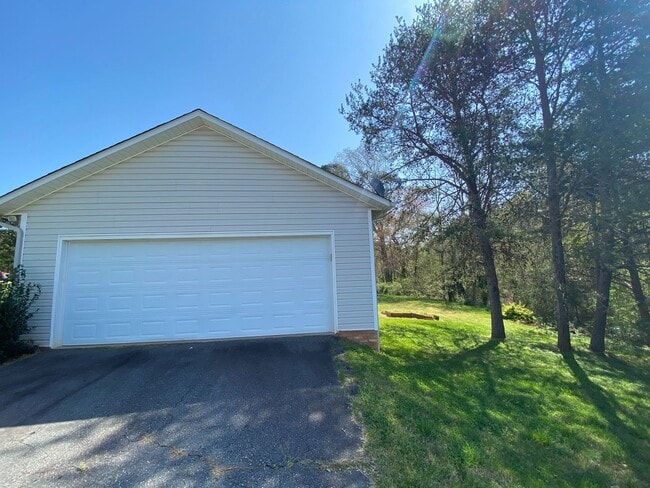 Building Photo - 4958 Water Wheel Dr
