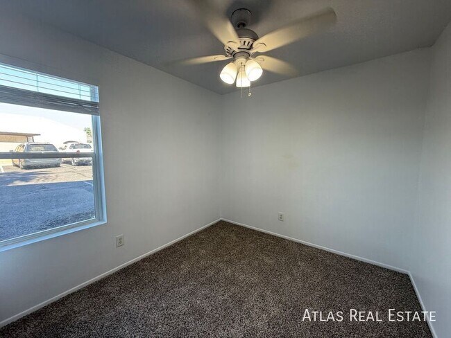 Building Photo - 1045 E University Dr