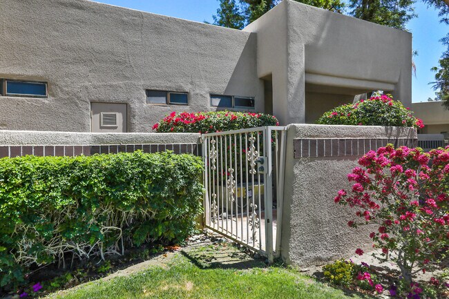 Building Photo - 28346 Desert Princess Dr