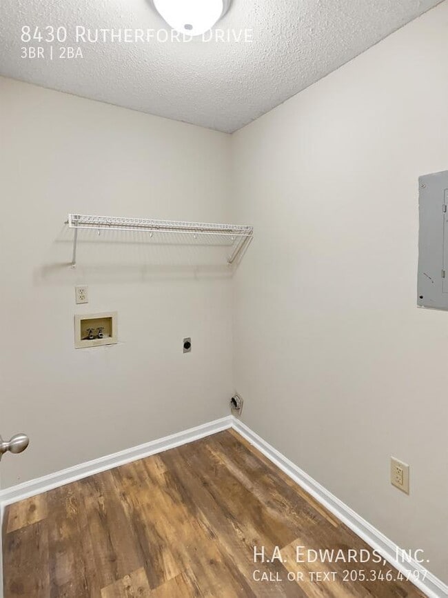 Building Photo - 8430 Rutherford Dr