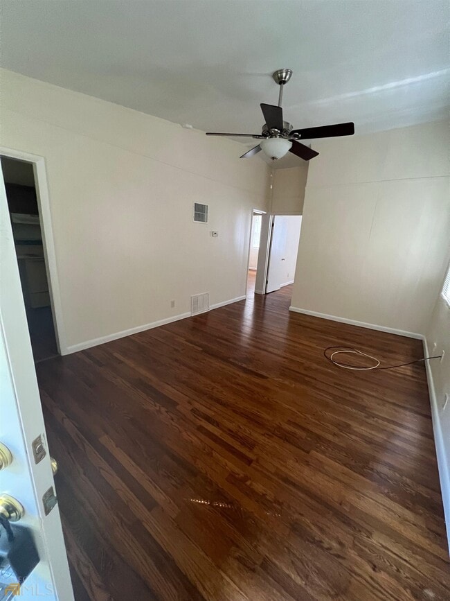 Building Photo - 172 Hart Ave