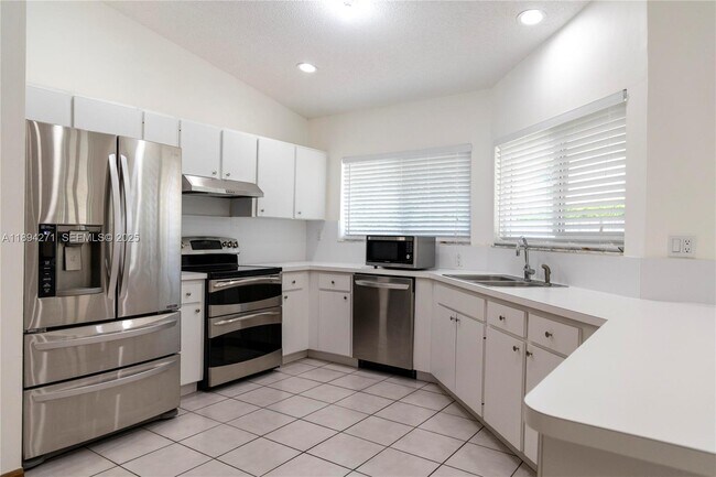 Building Photo - 8192 SW 90th Ave