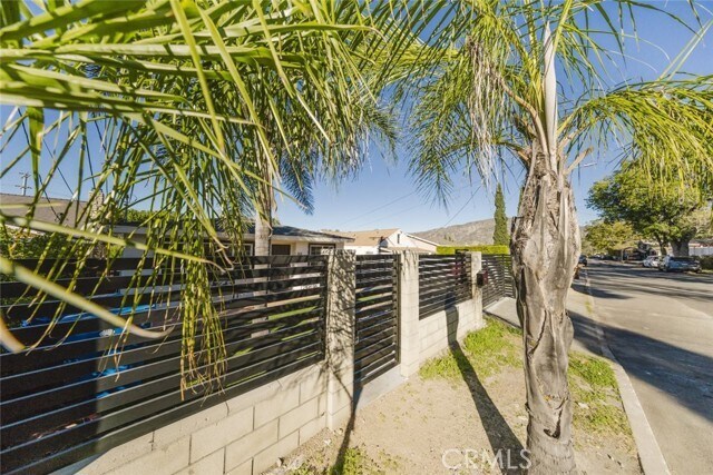 Building Photo - 10431 Las Lunitas Ave