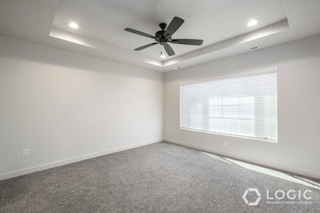Building Photo - 688 E 500 S
