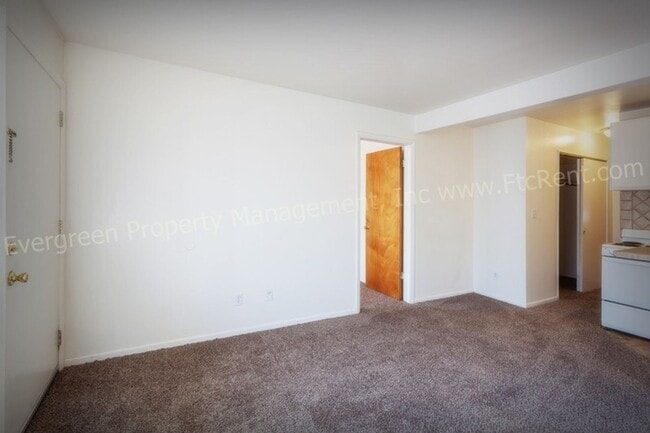 Building Photo - 2008 W Plum St