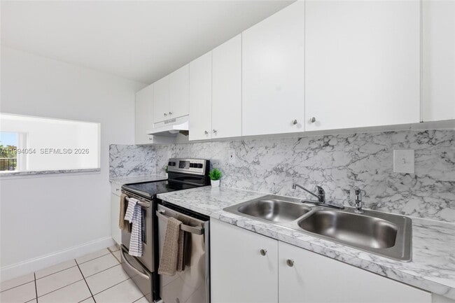 Building Photo - 2520 N Andrews Ave