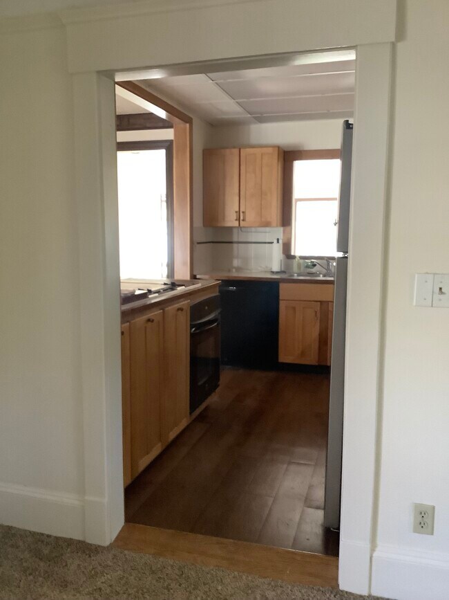 Building Photo - 13775 Carlton St