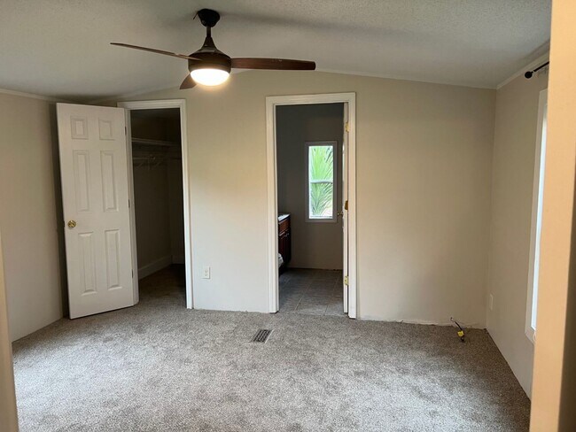 Building Photo - 2 Bed/2 Bath Home - Large Private Wooded Lot - Great Location - Large Covered Back Deck - Storage...