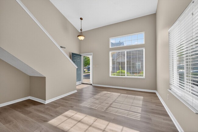 Building Photo - Light-Filled Fishers Home with Fenced Yard