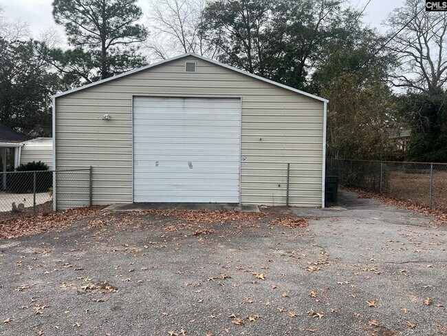 Building Photo - 1000 C Ave