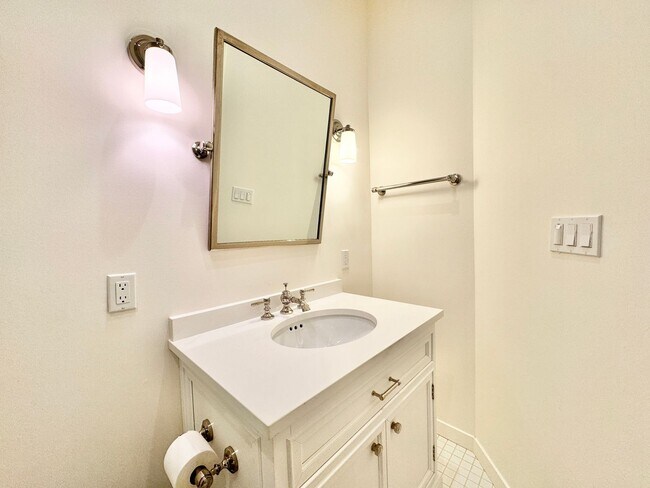 Building Photo - 152 Sproule Ln.