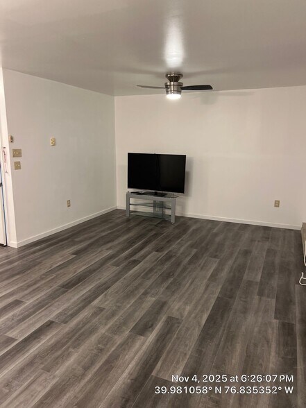 Building Photo - 3706 Tiffany Dr