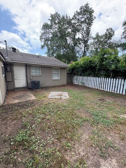 Building Photo - 598 Orchard Ave