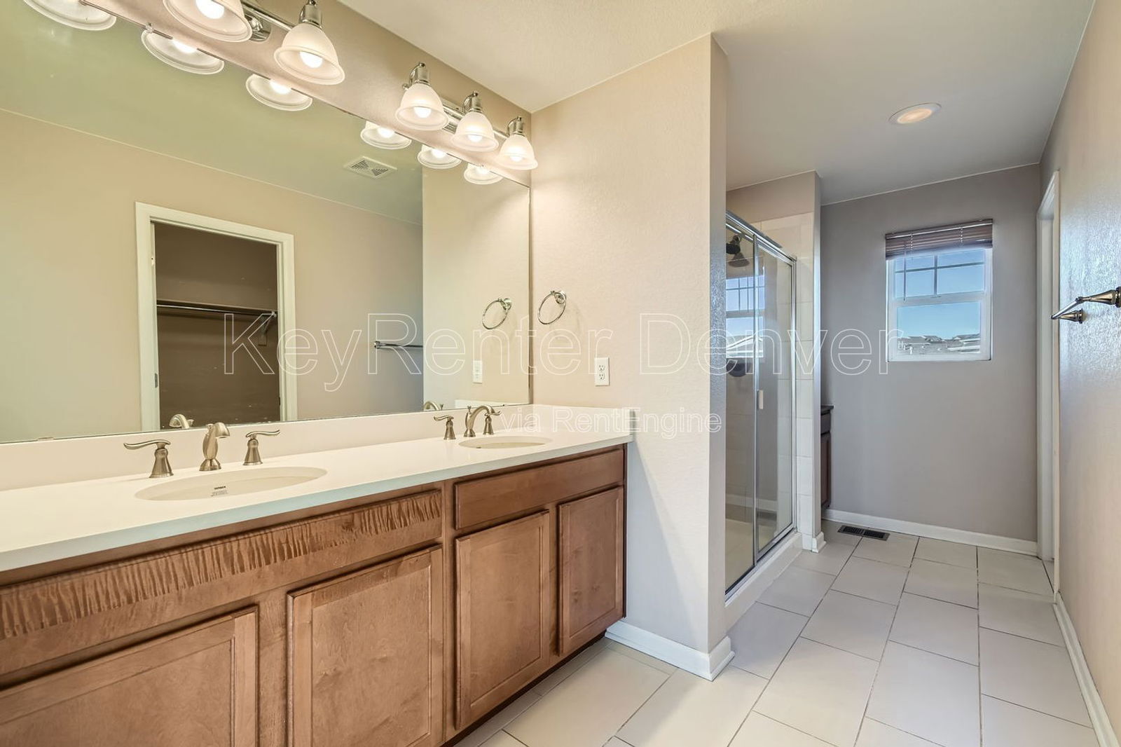 Building Photo - 9620 Clermont Ln