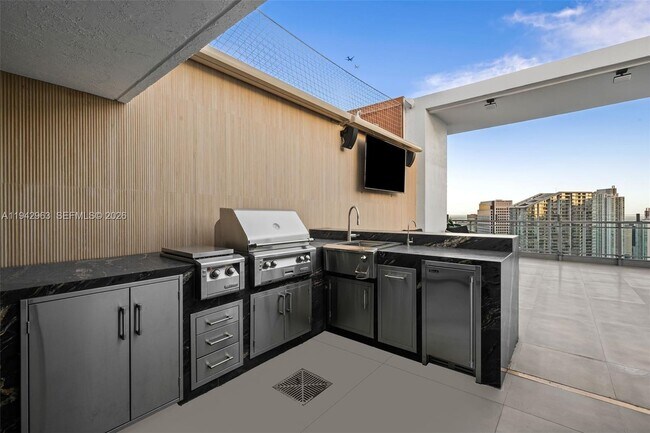 Building Photo - 90 SW 3rd St