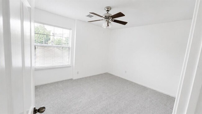 Building Photo - 10528 Dunham Forest Rd