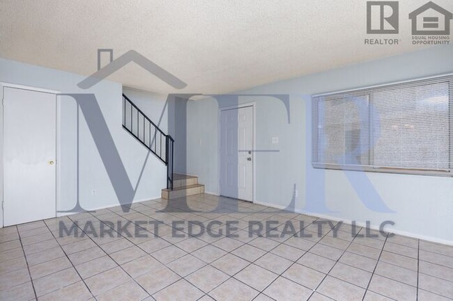 Building Photo - 3Bed/1Bath Home at 48th St/Broadway! $399 ...