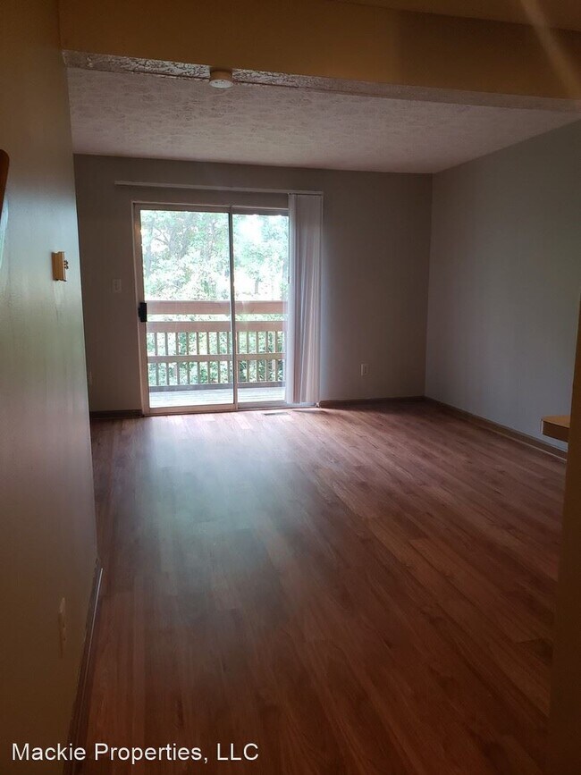 Building Photo - 3 br, 2.5 bath House - 331 East Varsity Lane