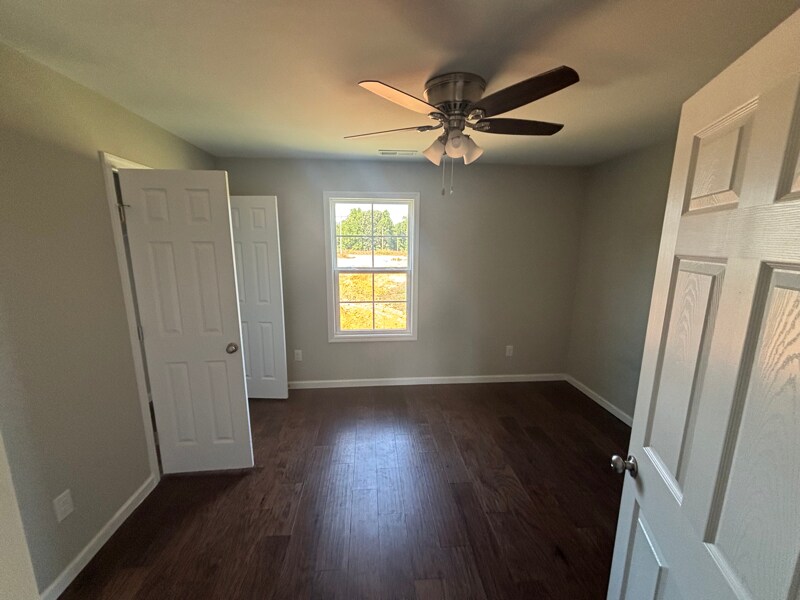 Building Photo - 106 Apache Ln